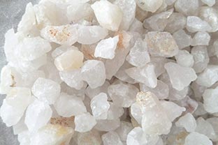 石英砂除鐵應(yīng)該如何選擇磁選設(shè)備？